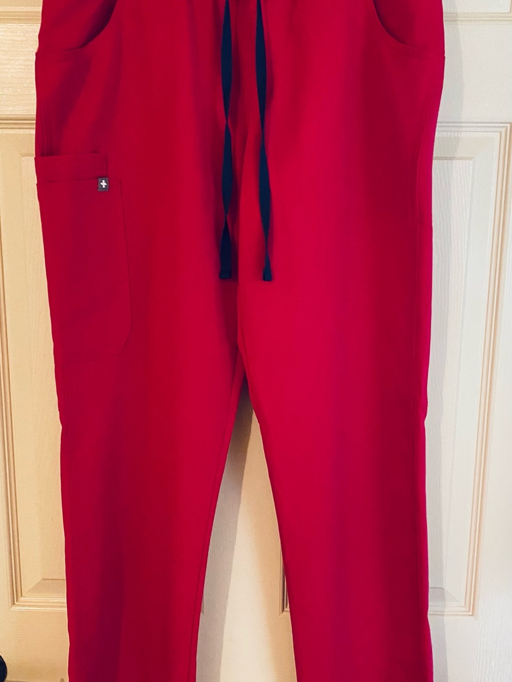 Figs Scrub Set in Berry Pink-Medium - Picture 6 of 11